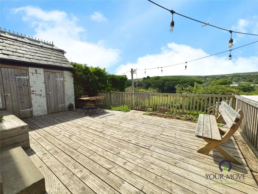 3 bed End of Terrace
