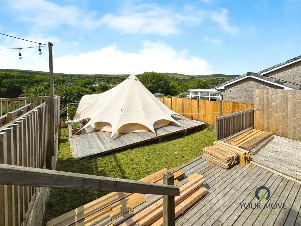 3 bed End of Terrace