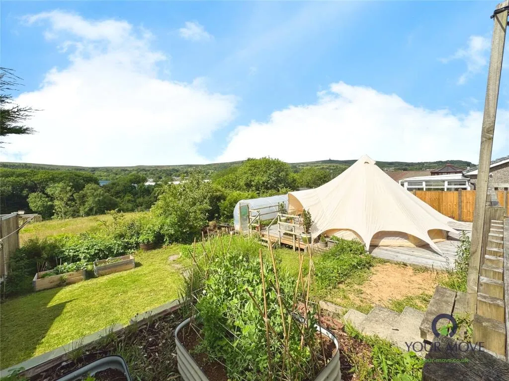 3 bed End of Terrace