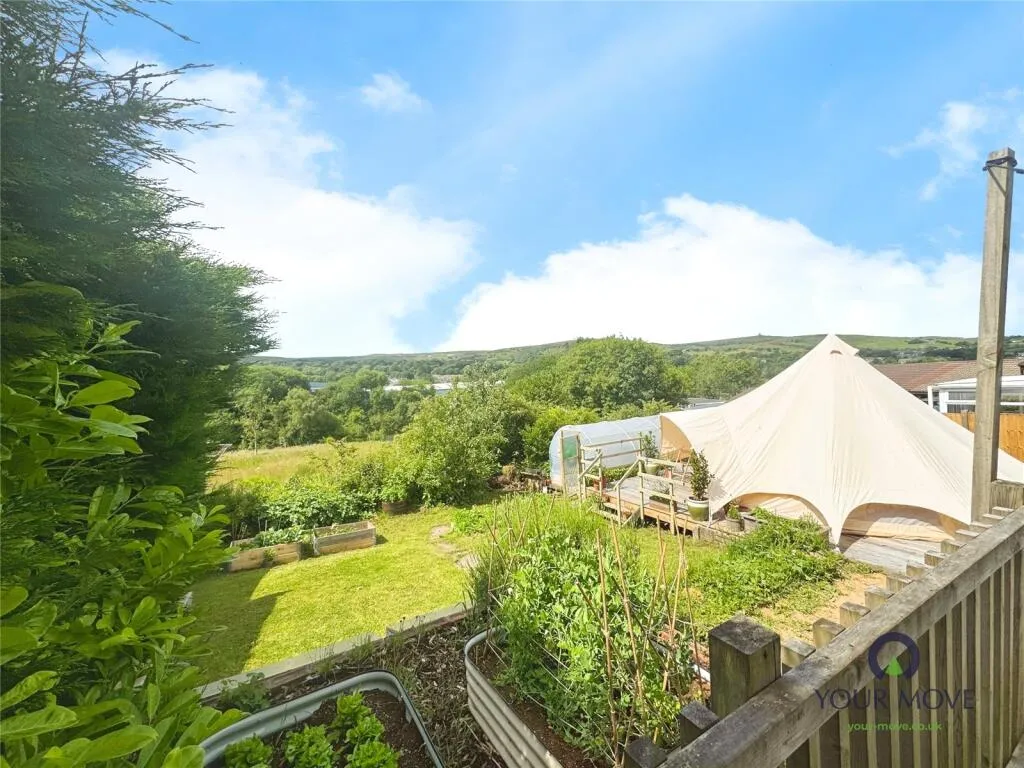 3 bed End of Terrace