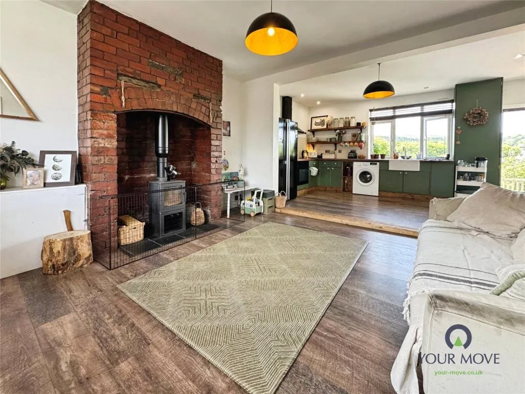 3 bed End of Terrace