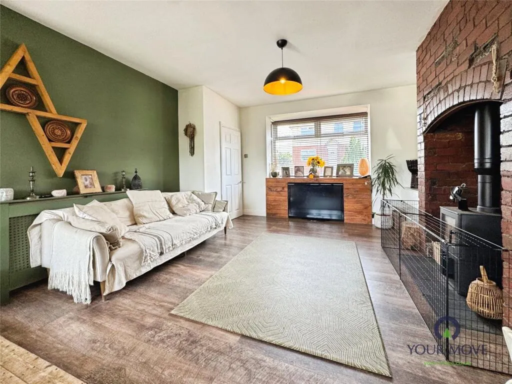 3 bed End of Terrace