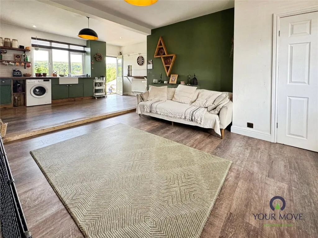 3 bed End of Terrace