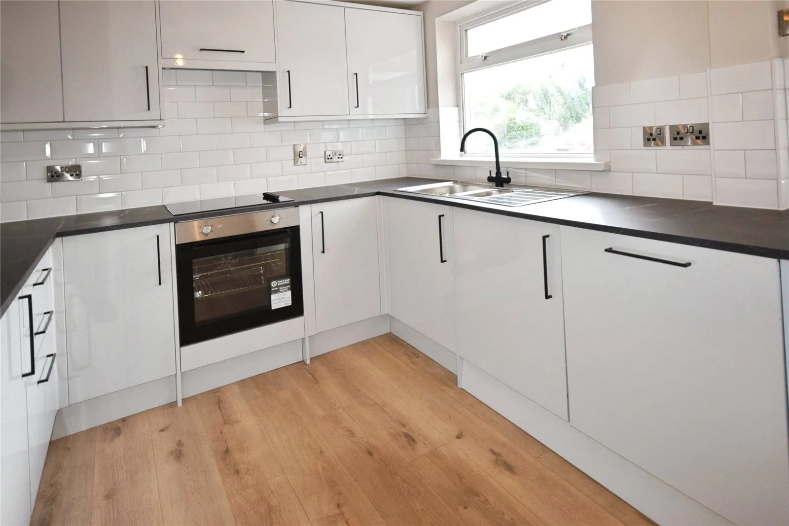 3 bed End of Terrace
