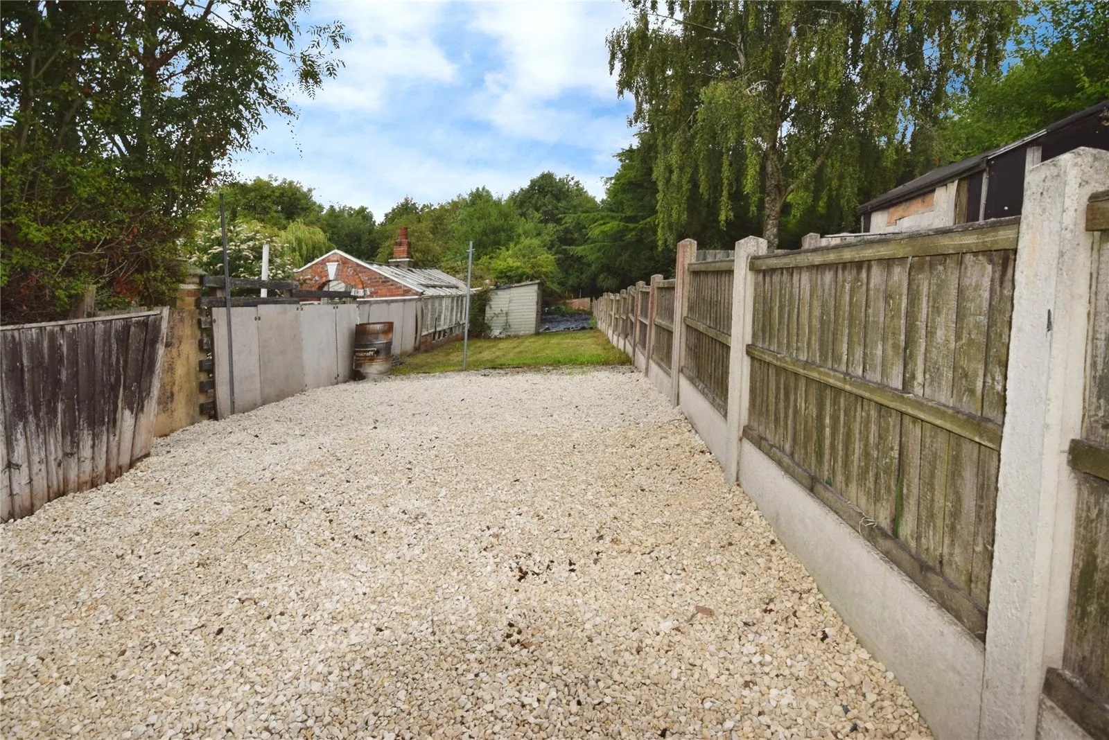 3 bed End of Terrace