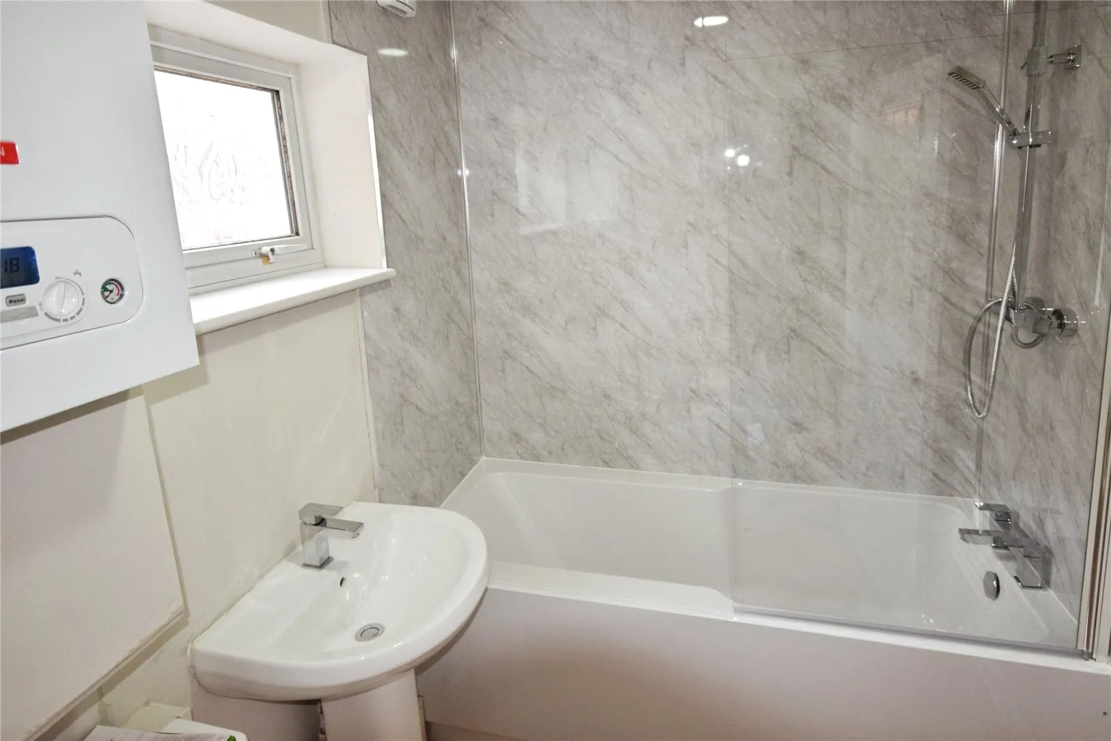 3 bed End of Terrace
