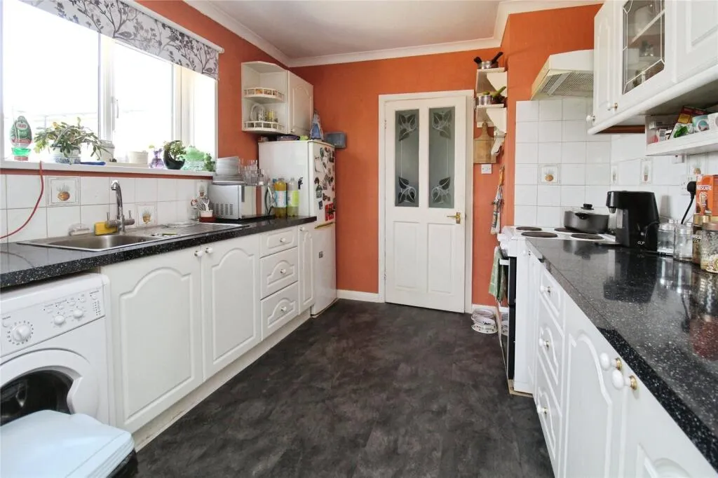 4 bed Semi-Detached Bungalow