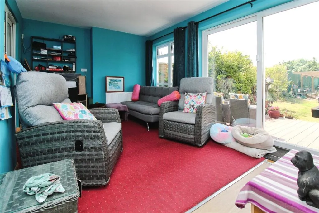 4 bed Semi-Detached Bungalow