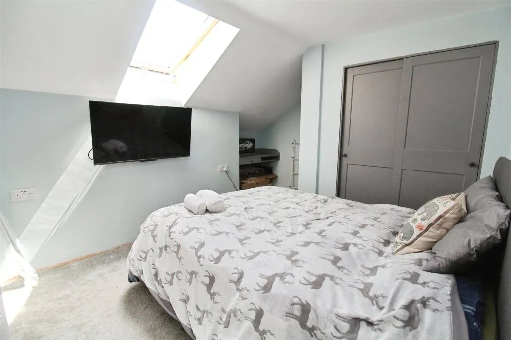 4 bed Semi-Detached Bungalow