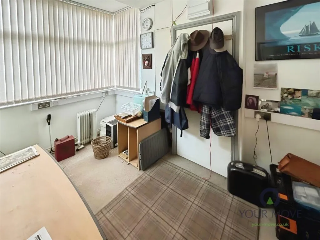 4 bed Semi-Detached