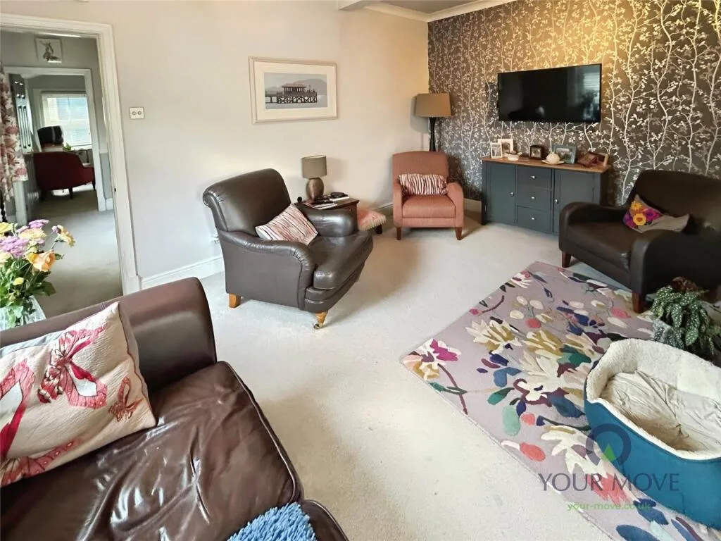 4 bed Semi-Detached
