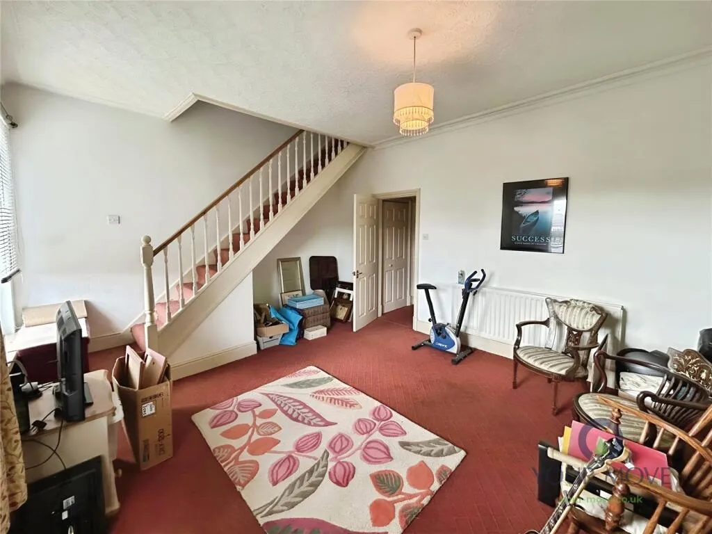 4 bed Semi-Detached