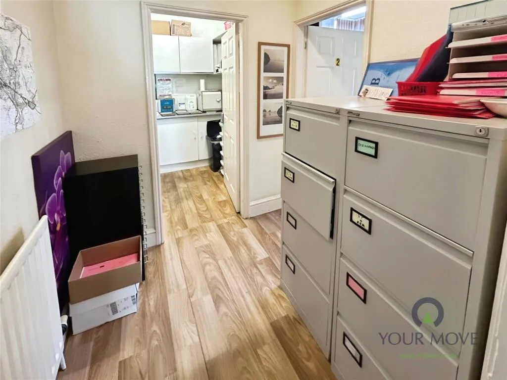 4 bed Semi-Detached