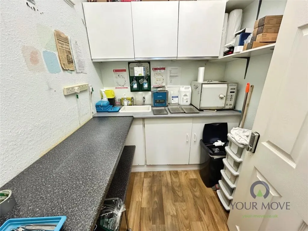 4 bed Semi-Detached