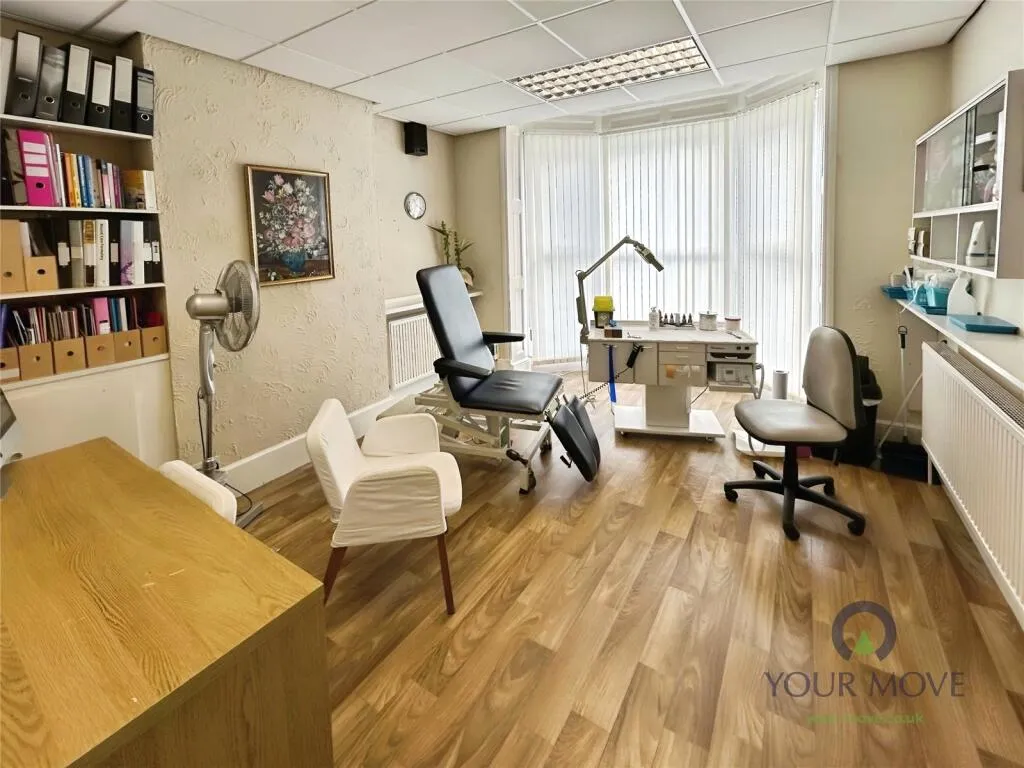 4 bed Semi-Detached