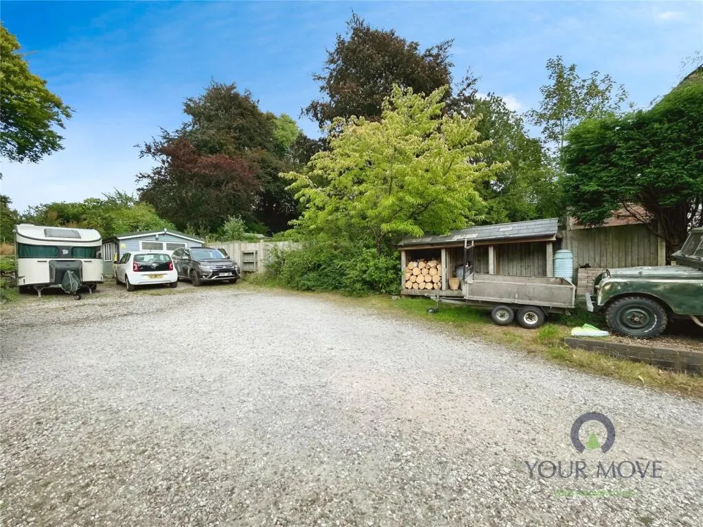 4 bed Semi-Detached