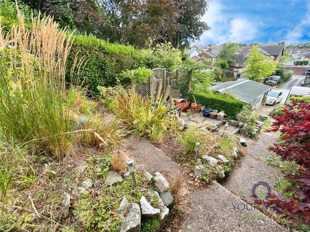 4 bed Semi-Detached