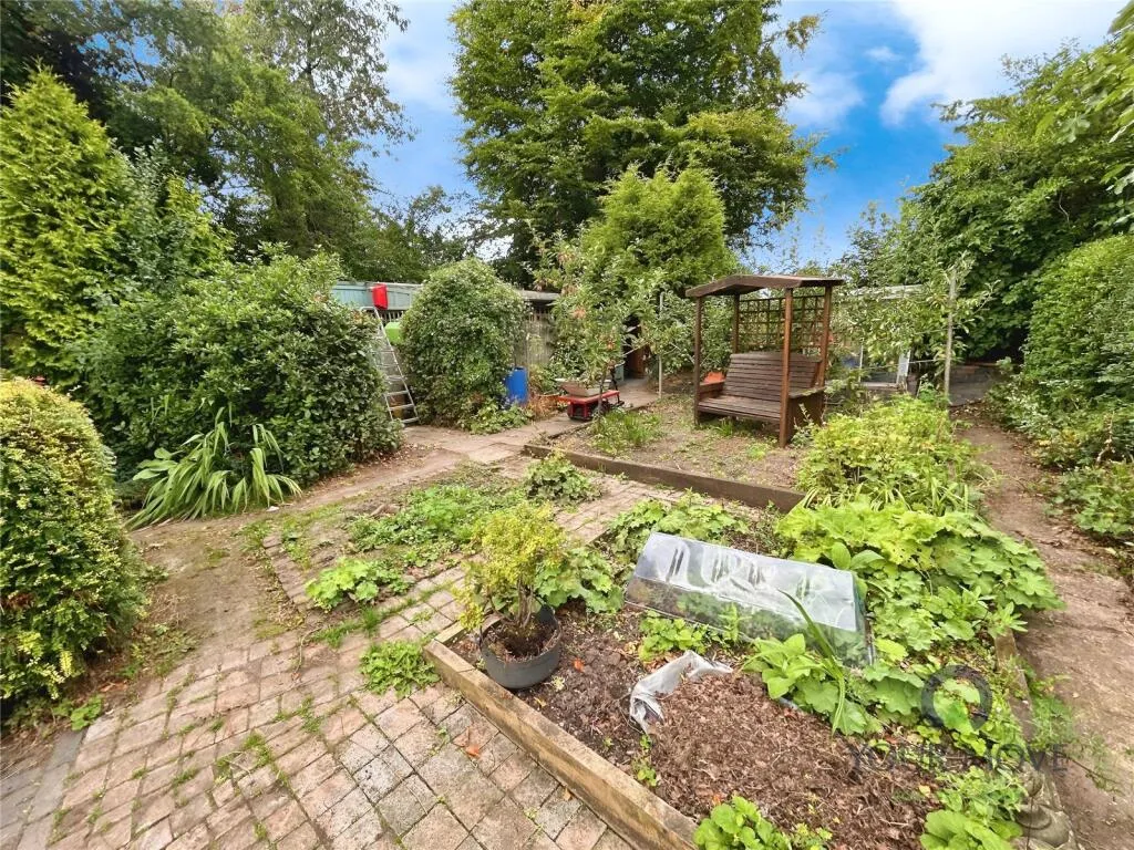 4 bed Semi-Detached