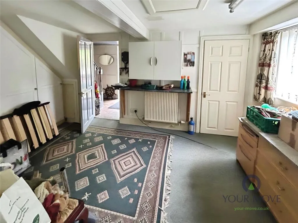 4 bed Semi-Detached