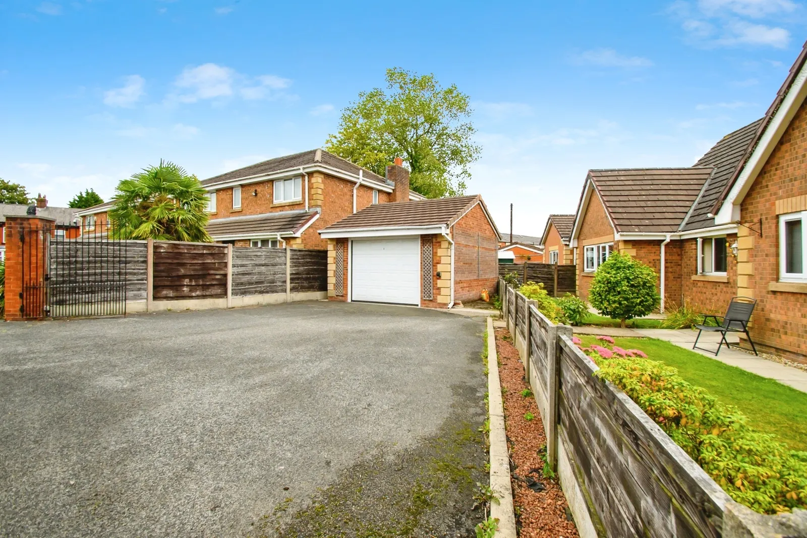 4 bed Detached