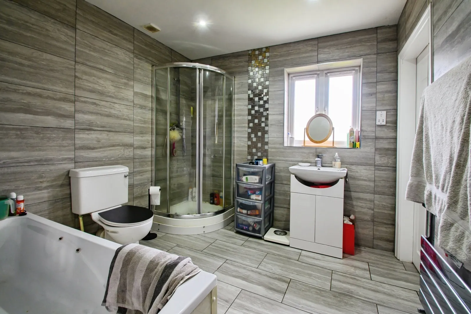 4 bed Detached