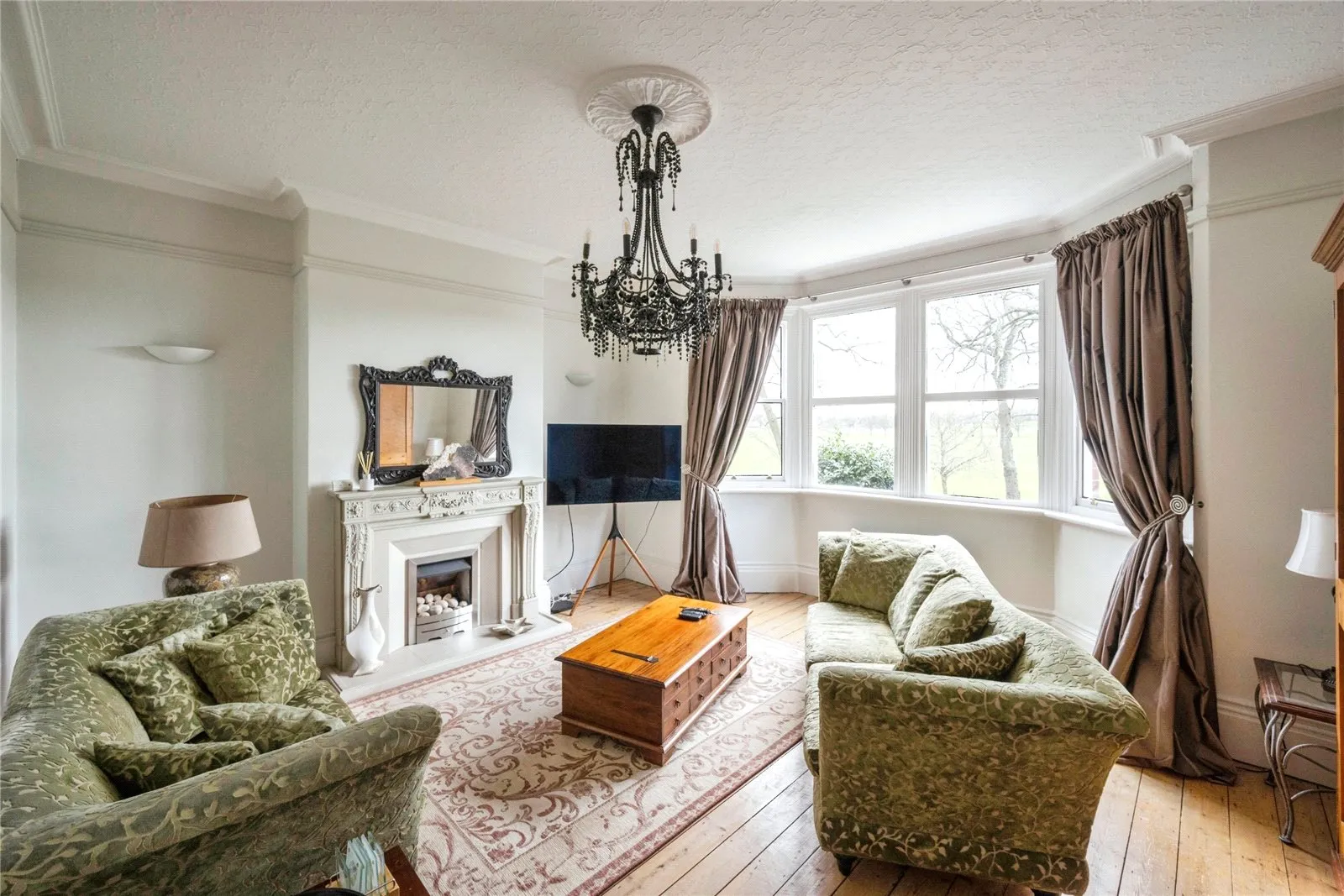 6 bed Semi-Detached