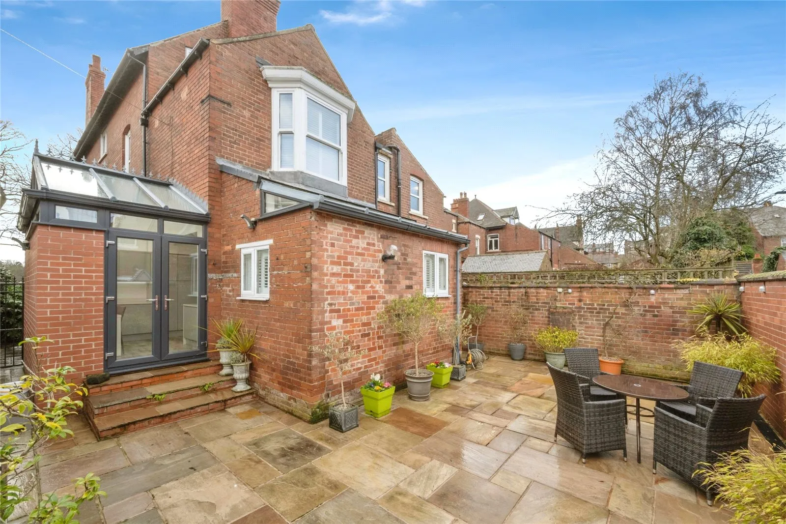 6 bed Semi-Detached