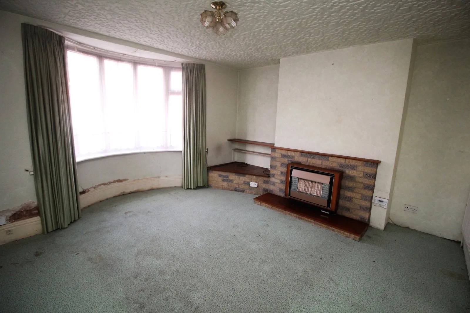 3 bed Semi-Detached