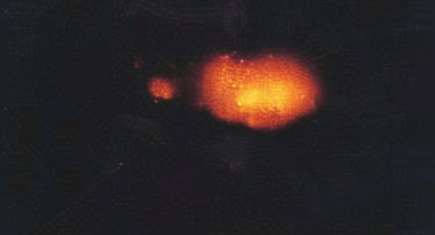 Article proposes a vorton particle as a possible cause of earth lights and UFOs