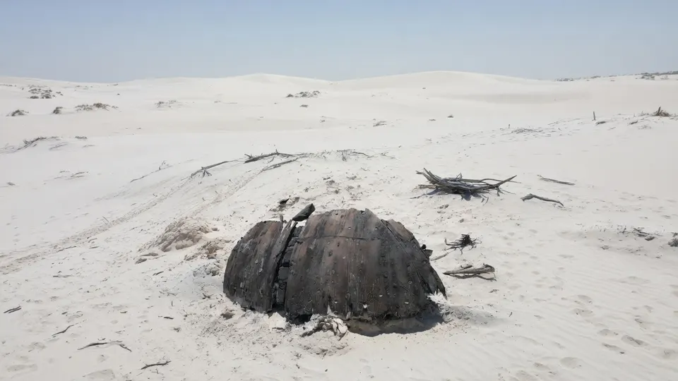 Vermoedelijk 300 jaar oud Nederlands scheepswrak op het strand van Norderney