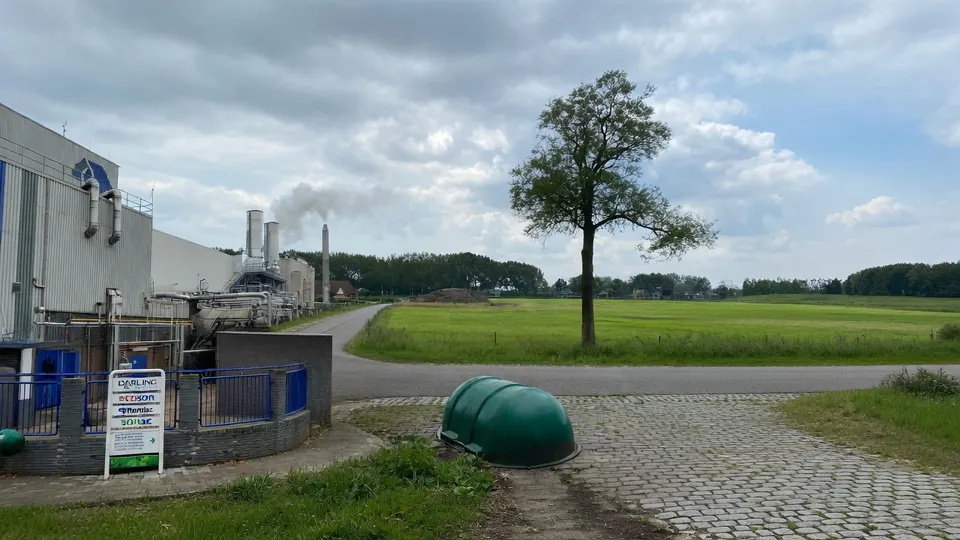 Het terrein van destructiebedrijf Rendac in Son