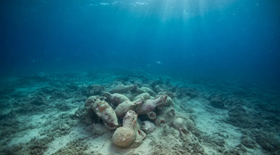 Op de zeebodem bij Sicilië liggen amforen van een Romeins scheepswrak
