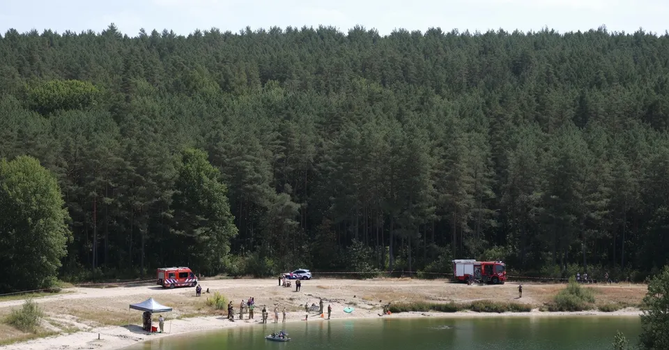 Hulpdiensten bij de Zandenplas in Nunspeet na het incident
