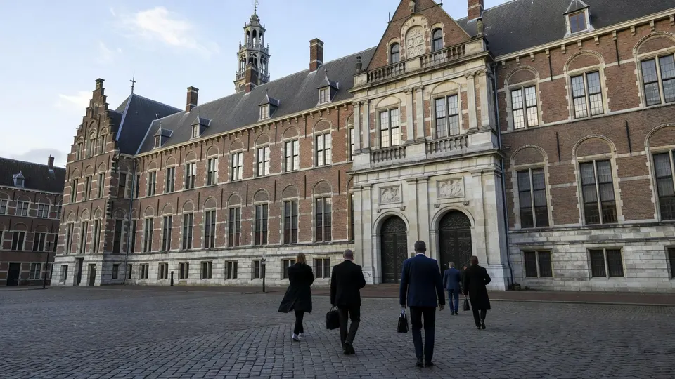 Het ministerie van Financiën in Den Haag, waar staatssecretarissen excuses aanbieden over de datakluis