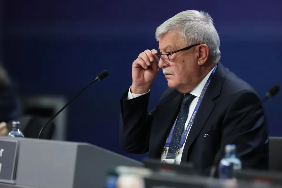 FIFA-vicevoorzitter Sándor Csányi tijdens een bijeenkomst
