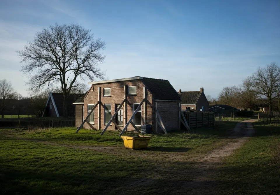 Woning in het Groningse Zandeweer na de aardbeving