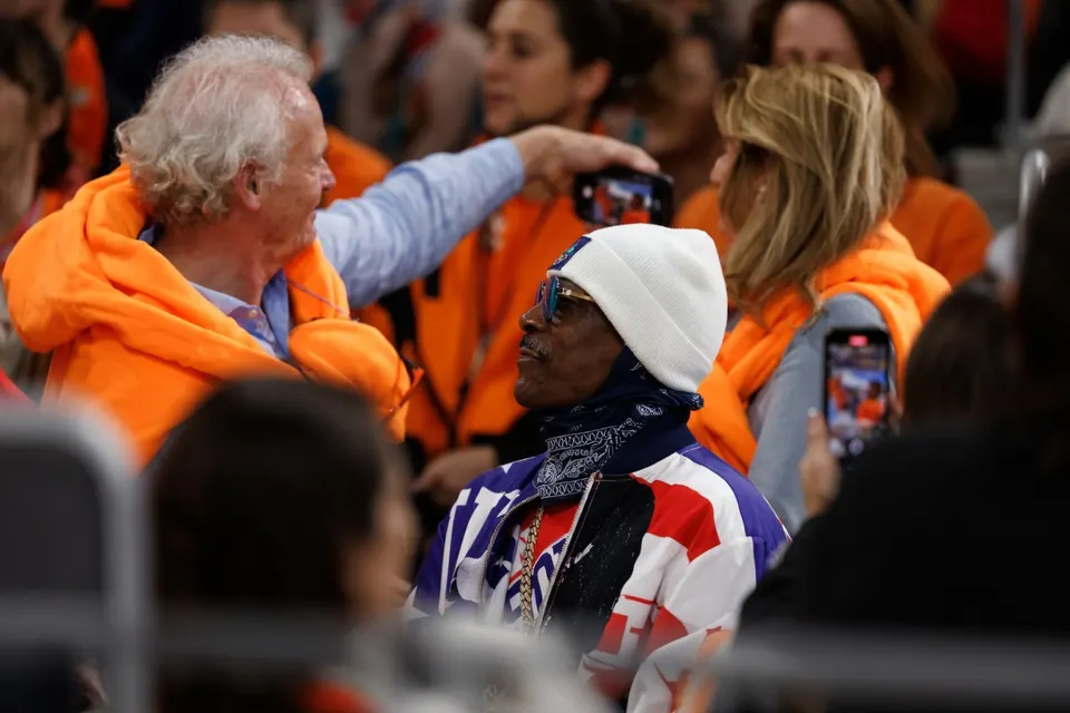Snoop Dogg tussen toeschouwers tijdens een evenement