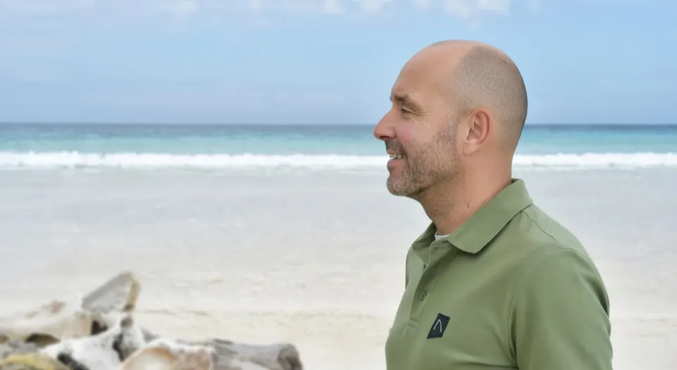 Bas van Lanen aan de kust