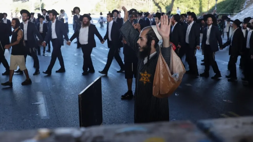 Ultraorthodoxe joodse mannen protesteren tegen de Israëlische militaire dienstplicht