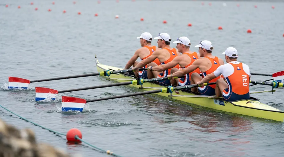 De Nederlandse Holland acht met stuurvrouw Jonna de Vries tijdens de wereldtitelrace op de Bosbaan