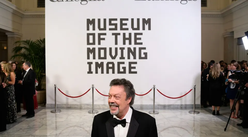 Tim Curry tijdens een evenement bij het Museum of the Moving Image