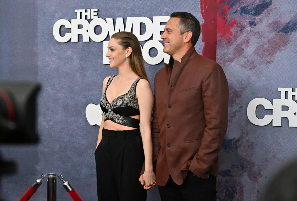 Amanda Seyfried en Thomas Sadoski samen op de première van The Crowded Room