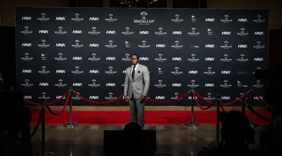 Sean 'Diddy' Combs poseert op een rode loper