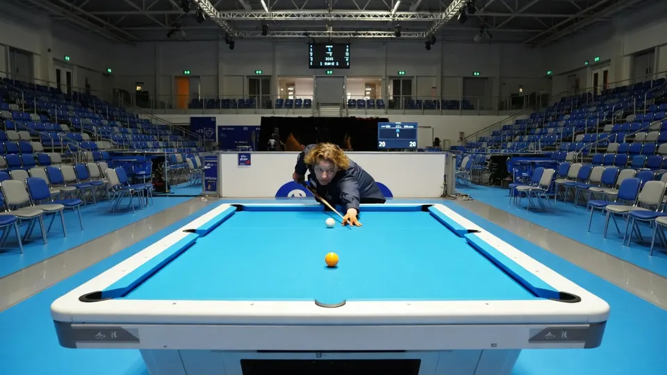 Karina Jetten speelt de finale van het WK driebanden in het Franse Gradignan