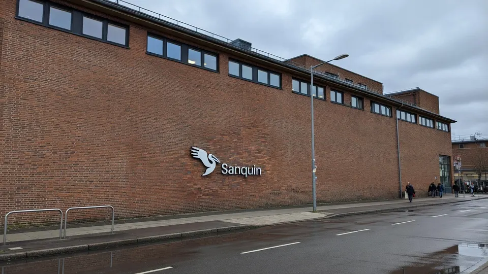 Het gebouw van bloedbank Sanquin, die bloeddonaties gaat testen op het westnijlvirus