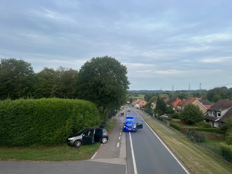 Politie bij de plek waar een auto tijdens een evenement in Avelgem op toeschouwers inreed