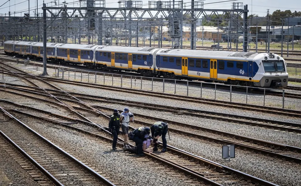 Demonstranten blokkeren meerdere sporen bij Utrecht Centraal
