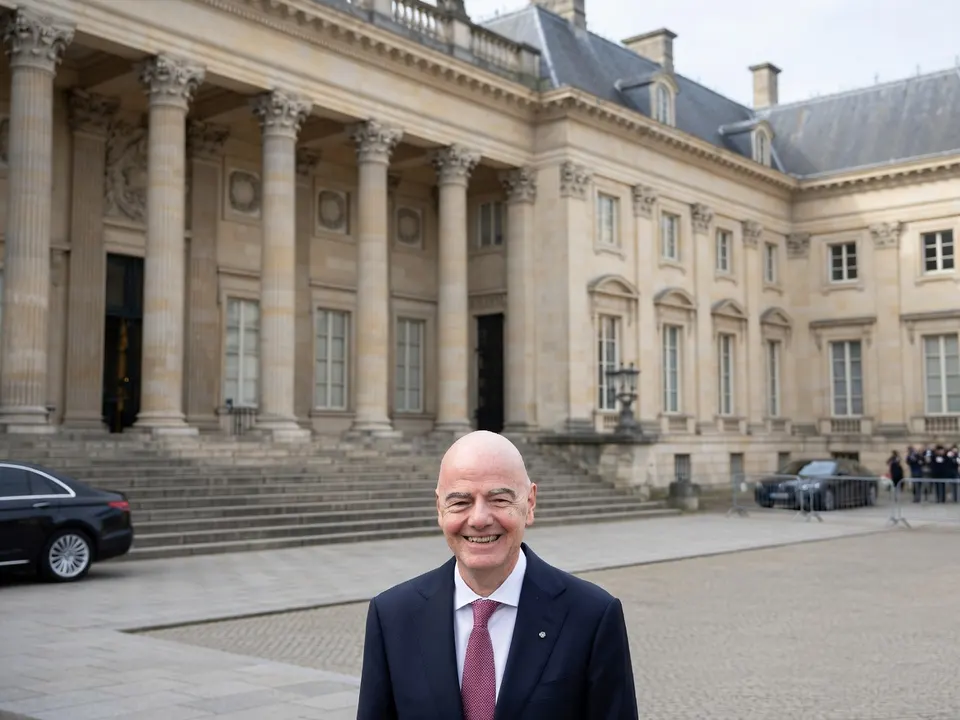 FIFA-voorzitter Gianni Infantino voor een paleis