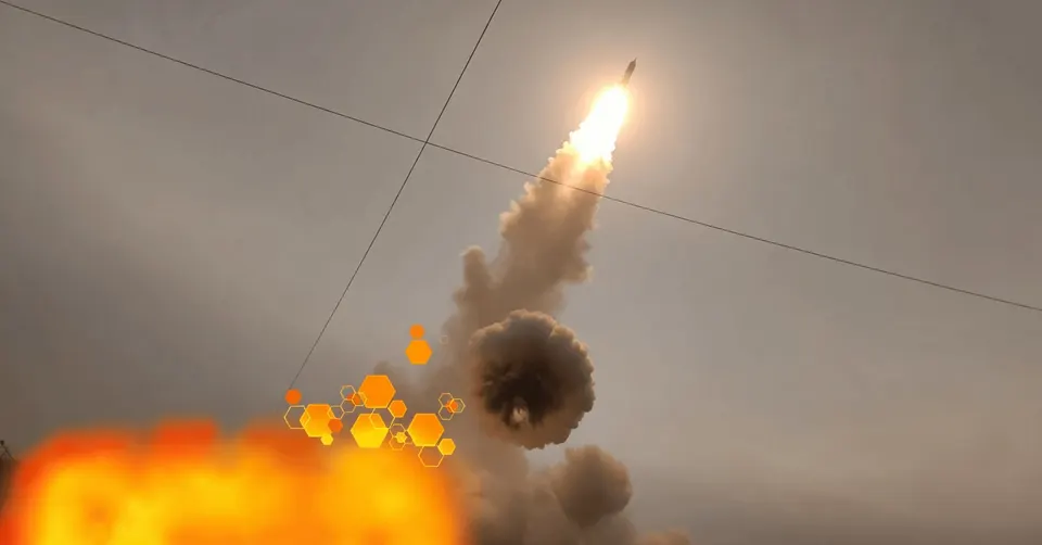 Beeld van een raketlancering in de context van de Amerikaanse aanvallen op Iran