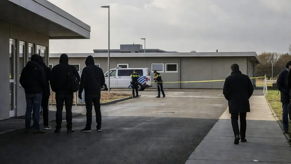 Politie onderzoekt steekincident op het terrein van een COA-opvanglocatie in Alkmaar